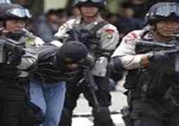 ضبط 9 متطرفين خلال مداهمات أمنية بإندونيسيا