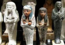 فرنسا تسلم مصر 8 قطع أثرية..وبدوي يشيد بالتعاون