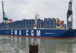 مميش: قناة السويس تسجل رقمًا قياسيًا بعبور57 سفينة بحمولات 4 ملايين طن