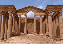 وفدان سياحيان يزوران المناطق الاثرية بتونا الجبل بــ”المنيا “