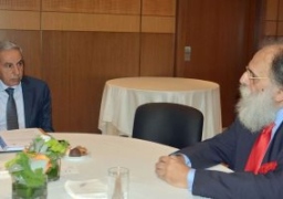 وزير الصناعة يلتقى مسؤولى 7 شركات يونانية فى أثينا تمهيدا لعملها بمصر