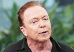 وفاة الممثل والمغني الأمريكي ديفيد كاسيدي عن 67 عاما