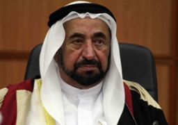 حاكم الشارقة سلطان القاسمي يهدى مصر 354 قطعة أثرية فرعونية إسلامية