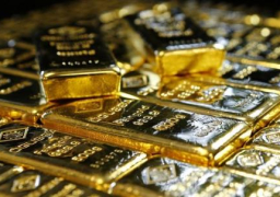 الذهب يسجل أعلى مستوى في شهر مع تراجع الدولار