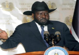 سلفا كير يتهم السودان بانه “مصدر السلاح” في حرب الجنوب