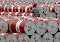 النفط يرتفع بفعل استمرار توقف خط أنابيب بحر الشمال