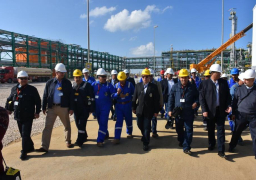 بالصور :الملا يعلن ضخ الغاز من حقل “ظهر” للشبكة القومية للغازات