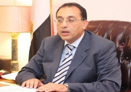 الحكومة تبحث تقريرا بشأن التعامل مع التعديات على نهر النيل والترع والموقف الخاص بإزالتها