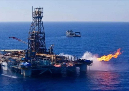 البترول: حقل “ظهر” سيبدأ بمعدل 350 مليون قدم مكعب