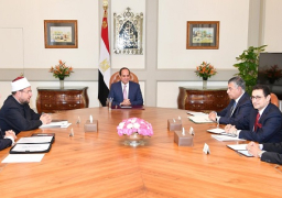 الرئيس يستعرض سبل تعظيم الاستفادة من أنشطة الأوقاف وأصولها وممتلكاتها