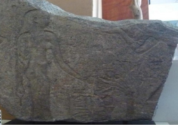 العناني يشهد العرض الاول لثلاث قطع بالمتحف المصري