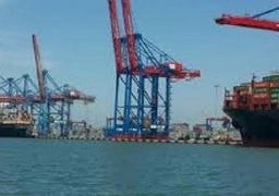 تداول 14 سفينة حاويات وبضائع عامة بموانئ بورسعيد