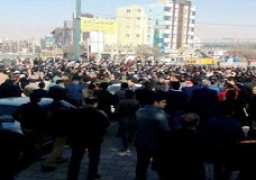 توقيف 52 شخصا في تظاهرات لغلاء الأسعار في إيران