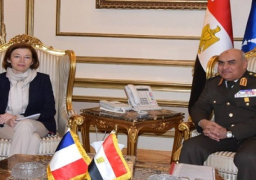 صبحي يستقبل وزيرة الدفاع الفرنسي ويتفقدان إحدى القواعد الجوية