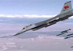 طائرات ومدفعية تركية تقصف مناطق حدودية شمال العراق