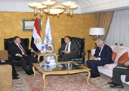 عرفات يبحث مع سفير بنما التعاون في النقل البحري