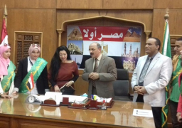 متحدى الإعاقة بجامعة القاهرة تهدى عصا إليكترونية للطلاب المكفوفين