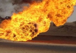 مسلحون يفجرون خطا لنقل النفط شمال ليبيا