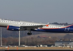 مصر وروسيا توقعان بروتوكولا بشأن أمن المطارات