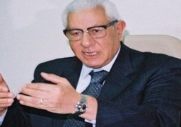 مكرم محمد احمد يفتتح معرض الأهرام ” تاريخ وطن”