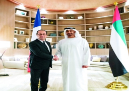 ولي عهد أبو ظبي يبحث مع هولاند التعاون المشترك