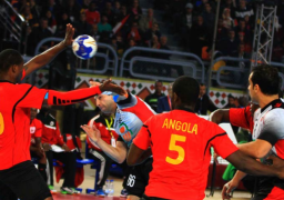 أنجولا تتأهل لنصف نهائي بطولة أفريقيا لكرة اليد