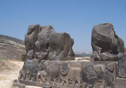 الجيش التركي يدمر أجزاء كبيرة من معبد “عين دارة” الأثري في عفرين | صور