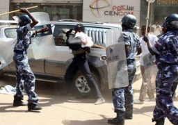 الشرطة السودانية تفرق تظاهرة ضد رفع الأسعار بالغاز المسيل