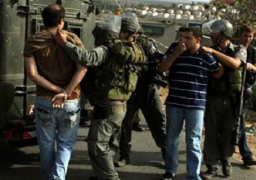 قوات الاحتلال تعتقل 15 فلسطينيا خلال مداهمات بالضفة