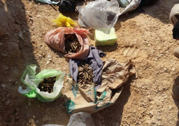 فى إطار الجهود المكثفة للقوات المسلحة لدحر الإرهاب ، إكتشاف وتدمير مخزن للذخائر بوسط سيناء