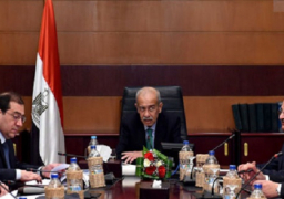 رئيس مجلس الوزراء، المهندس شريف إسماعيل يناقش ملفات مهمة اليوم مع وزيرى البترول والتعليم
