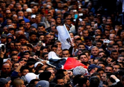 الإضراب الشامل يعم بلدة حلحول شمال الخليل حدادا على روح شهيدها