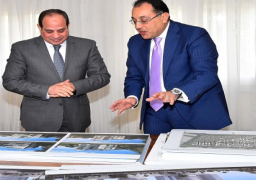 بالصور..السيسي يستعرض مع وزير الاسكان الموقف التنفيذي للإنشاءات في العاصمة الادارية والمدن الجديدة