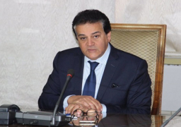 وزير التعليم العالى يبحث إنشاء فروع للجامعات الأجنبية بالعاصمة الإدارية