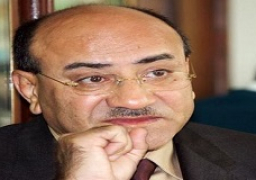 قوة امنية تلقي القبض على هشام جنينة