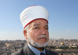 مفتي القدس يحذر من تداعيات الاعتداء على حرمة المساجد والكنائس
