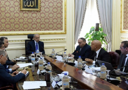 اسماعيل يبحث التعاون مع القطاع الخاص لتطوير خدمات النقل