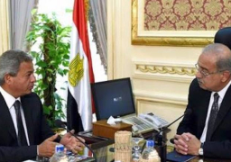 اسماعيل يشهد توقيع بروتوكول لإنشاء 3 صالات رياضية