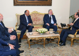 الرئيس السيسي يؤكد حرص مصر على تعزيز العلاقات مع اليونان