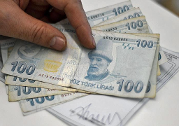 الليرة التركية تهبط إلى مستوى خطير أمام الدولار