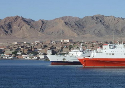 تداول 454 شاحنة بموانئ البحر الاحمر