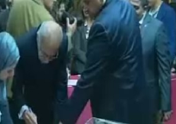 خلال الادلاء بصوته في الانتخابات الرئاسية رئيس الوزراء للمصريين: الانتخابات رسالة قوية للعالم.. ولازم كلنا نشارك