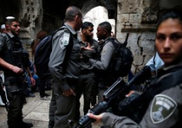 قوات الاحتلال تطلق قنابل غاز ورصاص حى على متظاهرين فلسطينيين بالخليل