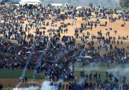 4 شهداء ومئات الجرحى الفلسطينيين في مواجهات مع قوات الاحتلال خلال “مسيرة العودة