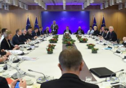 ضرب سوريا ..الاتحاد الأوروبى يدعو روسيا وإيران لمنع استخدام الكيماوى