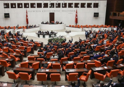 البرلمان التركي يوافق على اجراء انتخابات رئاسية مبكرة