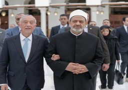 الطيب يصطحب الرئيس البرتغالي في جولة بالجامع الأزهر
