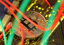 بعد الانهيار.. بيتكوين تسجل مكاسب بـ 14 مليار دولار