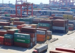 تداول 460 شاحنة بموانئ البحر الاحمر