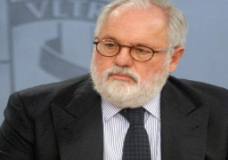 مفوض الاتحاد الأوروبي للطاقة والمناخ في القاهرة اليوم لإيجاد شراكة استراتيجية جديدة بمجال الطاقة